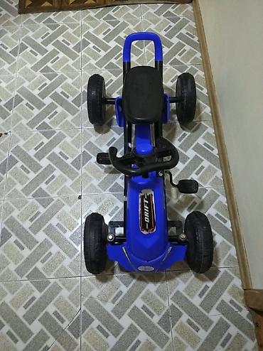 Uşaq dünyası: Uşaq pedallı go-kart - Rəng: mavi/qarışıq qara detallarla - Pedallı — 1