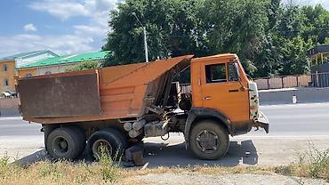 Самосвал (вероятно КАМАЗ 6x4) - Колесная формула: 6x4, сдвоенные at lalafo.kg Самосвал (вероятно КАМАЗ 6x4) - Колесная формула: 6x4, сдвоенные