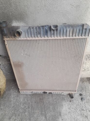 дом на даче: Радиатор охлаждения двигателя для автомобиля. мерс сапок бус 2000сом