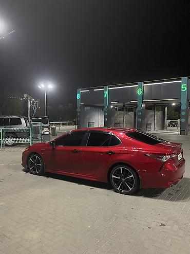 corolla 2018: Toyota Camry: 2019 г., 2.5 л, Автомат, Гибрид, Седан — 10