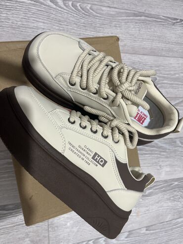 лоферы кожа: Кроссовки, 37, Новый, цвет - Бежевый, Платная доставка