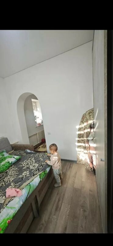 снять комнату в общежитии без посредников: 65 м², 3 комнаты, Парковка, Забор, огорожен