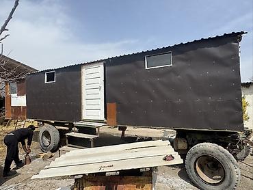 Вагоны: Продается передвижной вагончик. На ходу. Колеса 🛞 хорошие. Дышла есть — 12