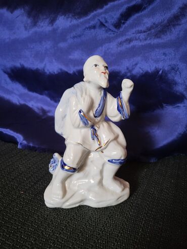 Figurice i makete: Porcelanska nova,vintaz figura kineski mudrac. Figura na lalafo.rs — 1 Figurice i makete: Porcelanska nova,vintaz figura kineski mudrac. Figura — 1