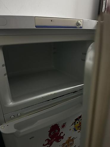 холодилик бу: Холодильник Indesit, Б/у, Двухкамерный — 3