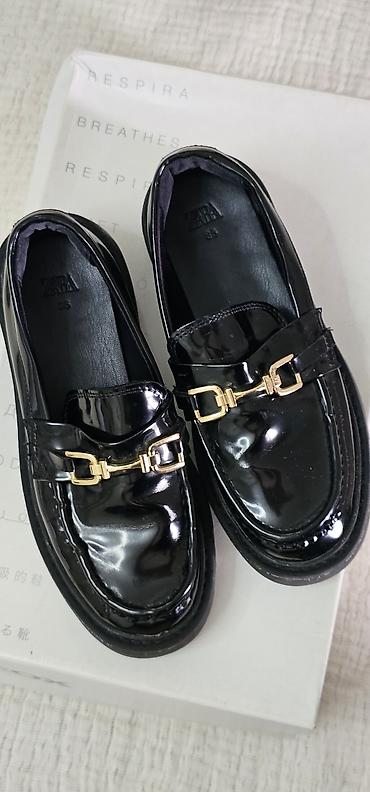 ZARA qadın loaferləri - Model: klassik loafer - Rəng: parlaq qara