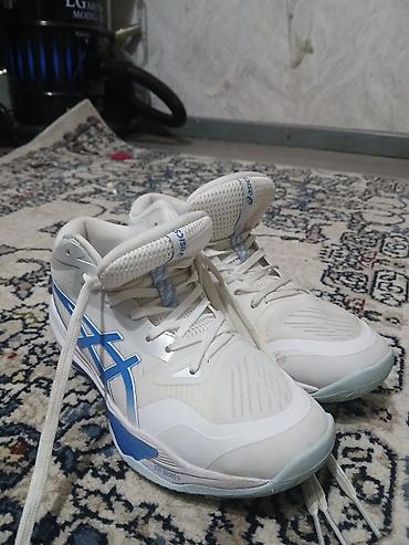 кышкы бут кийим: Эркектердин кроссовкасы, 42.5, Asics, Жаңы, түсү - Ак — 1