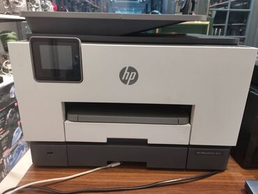 Printerlər: HP OfficeJet Pro 9020 printer işlək vəziyyətdədir. Heç bir problemi