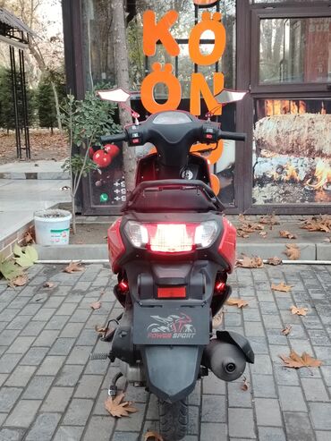 Mopedlər,skuterlər: 3704 km — 3