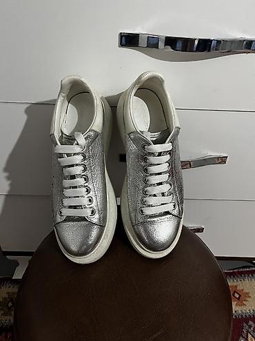 krosovka: Alexander McQUEEN orginal ketası satılır.Yeni vəziyyətdədi.39-40 — 2