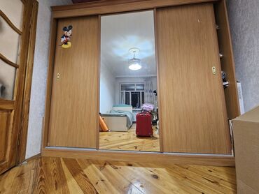 Dolablar: İşlənmiş, Kupe, 3 qapılı Düz dolab, Qarderob, paltar dolabı, Azərbaycan