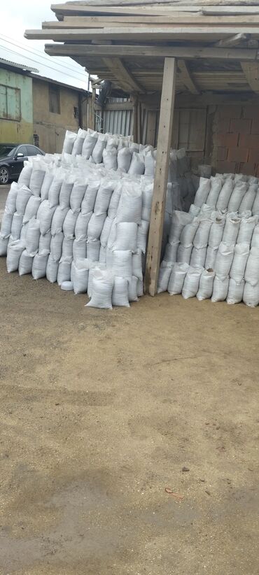 Kərpiclər: Kərpic(19×19×29)- 0.48 azn kərpic(10×19×19)- 0.26 azn kərpic(8×19×19)- -da lalafo.az — 5 Kərpiclər: Kərpic(19×19×29)- 0.48 azn kərpic(10×19×19)- 0.26 azn kərpic(8×19×19)- — 5