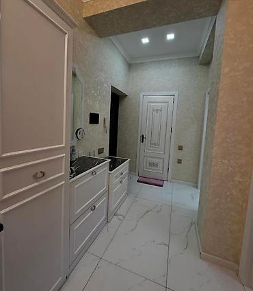 Mənzillər: Bakıxanov qəs., 2 otaqlı, Yeni tikili, m. Neftçilər, 52 kv. m — 6