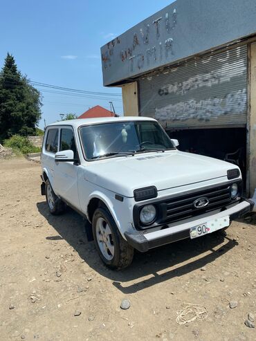 bmw sedan: VAZ (LADA) 4x4 Niva: 1.7 l | 2013 il | 280000 km Sedan