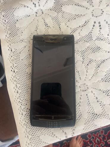 10 s: Vertu Signature Touch