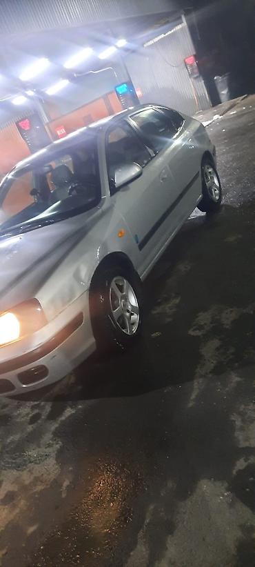 infinity fx35: Hyundai Elantra: 2002 г., Бензин, Седан — 5