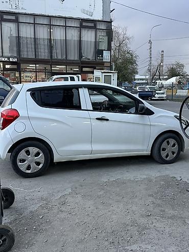Продажа авто: Chevrolet Spark: 2020 г., 1 л, Автомат, Бензин, Хэтчбэк — 4