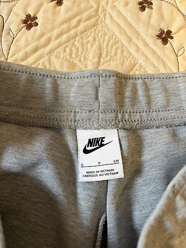Шорты: Шорты Nike Tech Fleece. 1. Бордовые S, новая с этикеткой, заказывал — 6
