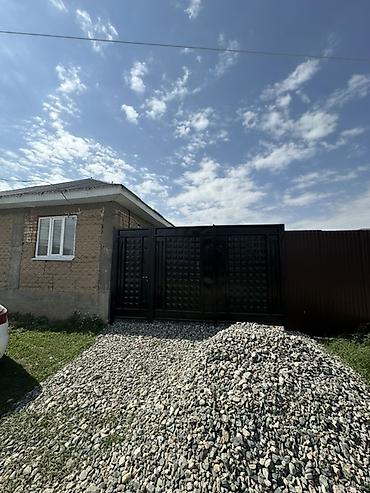 елитный дом: Продаётся одноэтажный жилой 3-х комнатный дом. Район аэропорта - — 1