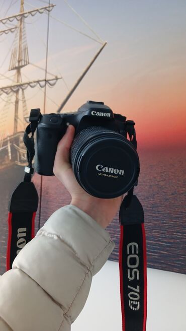 kirayə palatka: Fotoaparat icarəsi. Canon EOS 70 D. Qiymətə tripod və telofon tutacağı