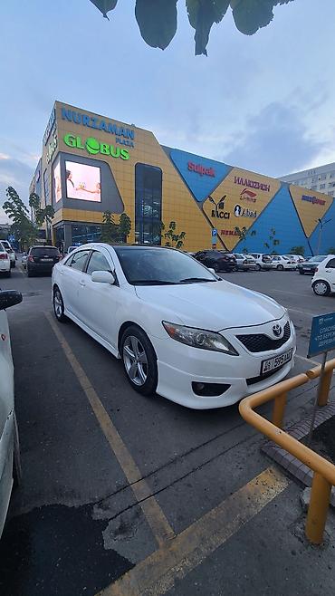 салон машины: Toyota Camry: 2010 г., 2.5 л, Автомат, Бензин, Седан — 4