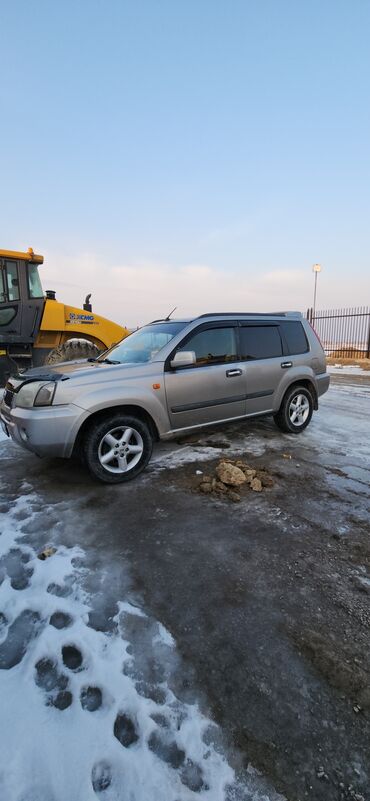 Nissan: Nissan X-Trail: 2002 г., 2 л, Механика, Бензин, Кроссовер