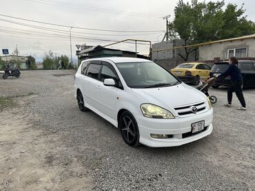 Toyota: Toyota Ipsum: 2002 г., 2.4 л, Автомат, Бензин, Минивэн