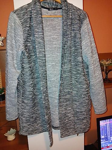 Donji deo: Ženske trenerke i haljina – set različitih komada 1) Crne sportske — 14