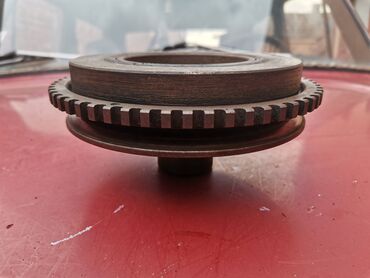 Auto delovi: Donja remenica Lada 21214i Niva. Polovno, očuvano. Skinuto sa — 6