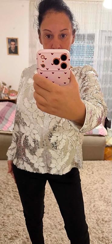 pull and bear turkey: Potpuno nova univerzalna bluza sa etiketom, pise na njoj da je placena — 2