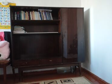 сервант и книжный шкаф: Книжный Шкаф, Для одежды, Б/у