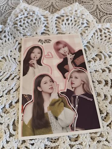 blackpink lightstick: BLACKPINK temalı poçt açıqçası - Ön üz: BLACKPINK loqosu ilə, qrup — 1