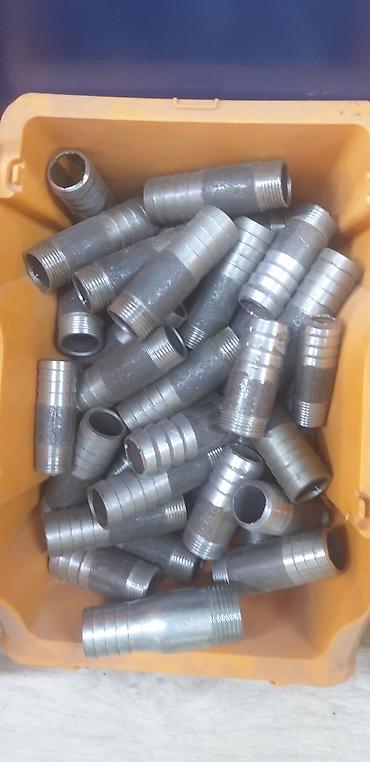 Муфты для соединения труб: Соединительная муфта, изготовленная из металла, с резьбой на обоих — 17