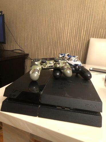 playstation 3 oyunlari: Playstation 4 1TB yaddash Ela veziyetde 500 azn real aliciya