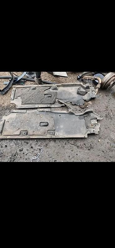 az auto batajnica: AUDI Q7 4M 4 SUZ PLEH ZASTITA DONJA | Audi q7 q5 q3 q2 A1 A3 A4 A5 — 2
