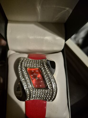 Другое: Новый, Наручные часы, Tissot, цвет - Красный