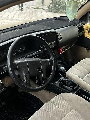 Volkswagen: Volkswagen Passat: 1988 г., 1.8 л, Механика, Бензин — 12