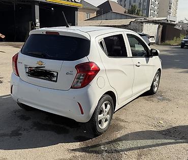 spark 2021: Chevrolet Spark: 2016 г., 1 л, Автомат, Бензин, Хэтчбэк — 3