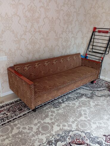 советский диван софа: Диван-кровать, цвет - Коричневый, Б/у