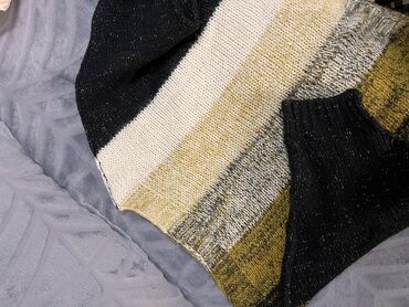 Свитера: Стильный женский свитер Италия. Фирма Vicolo. Размер M-L Состояние