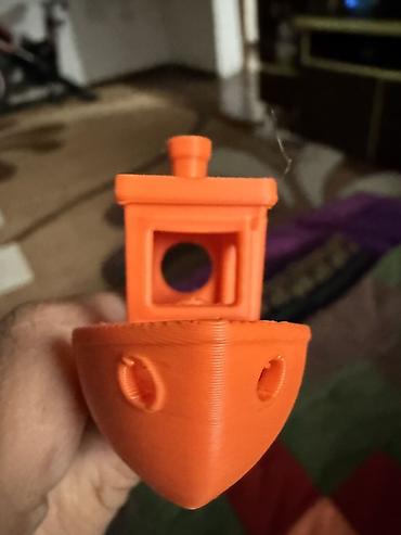 Модели кораблей: 3D-печатная модель лодочки “Benchy” (синий и оранжевый) - Материал — 5