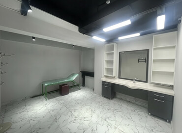 Digər kommersiya daşınmaz əmlakı: Nəsimidə Azadlıq rezidensin binasında yol qırağında yerləşən — 2