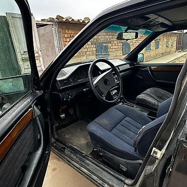 моющий апарат: Mercedes-Benz W124: 1989 г., 3 л, Механика, Дизель, Седан — 4