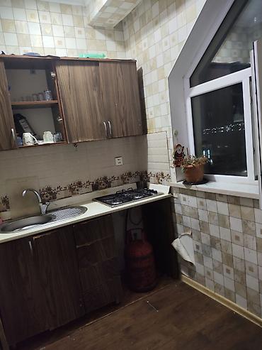 gence ucuz evler: 2 otaqlı mənzil – mətbəx və qonaq otağı mebellə - Plan: girişdən — 1