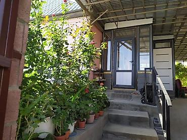 125: 🏡 Продается 5-комнатный кирпичный дом с верандой и садом! 📍 Район: АЮ — 2