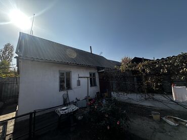 домик деревянный: Дом, 60 м², 4 комнаты, Собственник, Старый ремонт