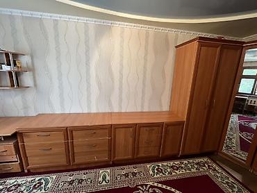 с мебелью: Продаю : Угловой шкаф-купе для спальни/прихожей, 2 тумбы, рабочий — 5