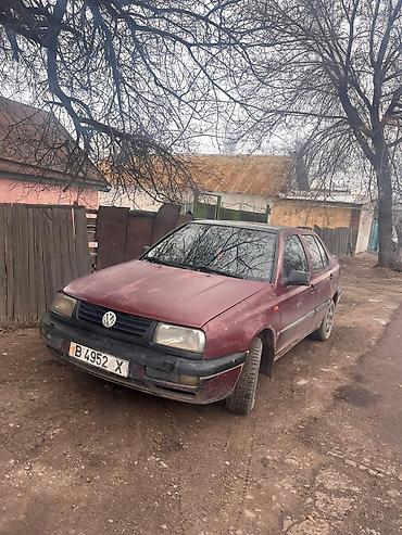 Volkswagen: Volkswagen Vento: 1993 г., 1.6 л, Механика, Бензин, Седан — 8