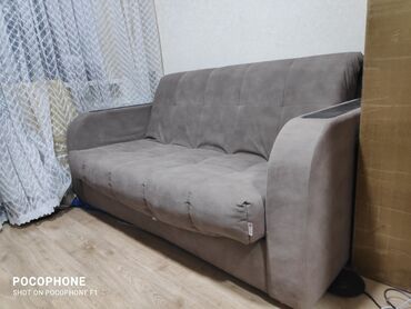 большой удобный диван: Диван-кровать, Б/у