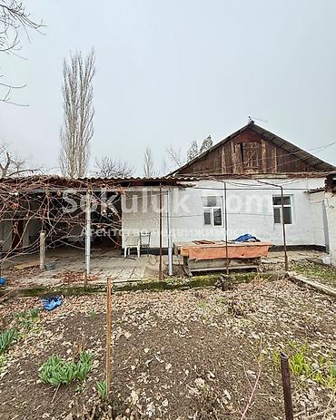 Продажа коттеджей и домов: 🏠Продаётся дом в с. Сокулук 🟡Комнаты: 3 🟡Участок: 5 соток — 2